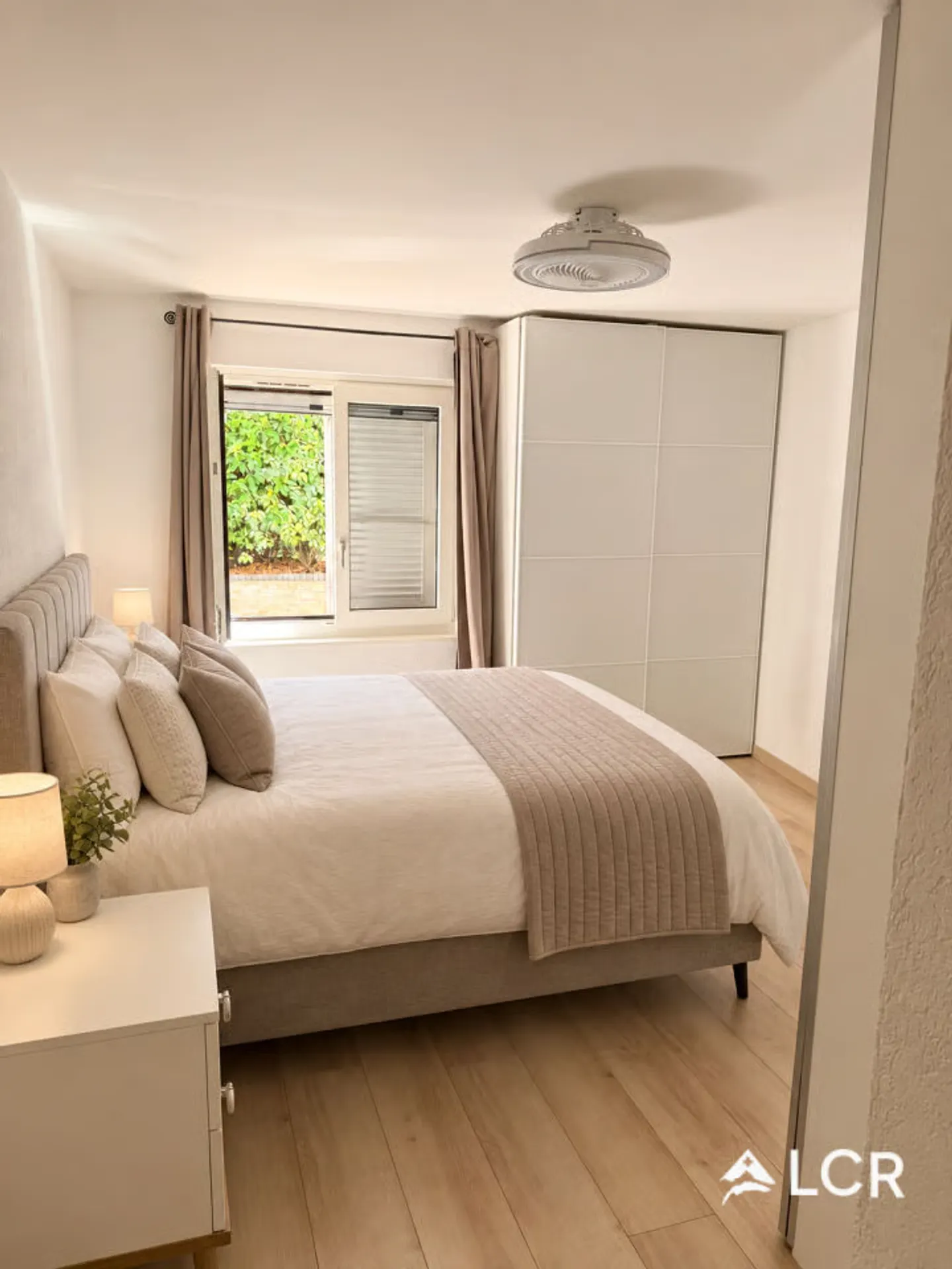 Beautiful 6-room apartment in Bernex - Photo 3 of 13