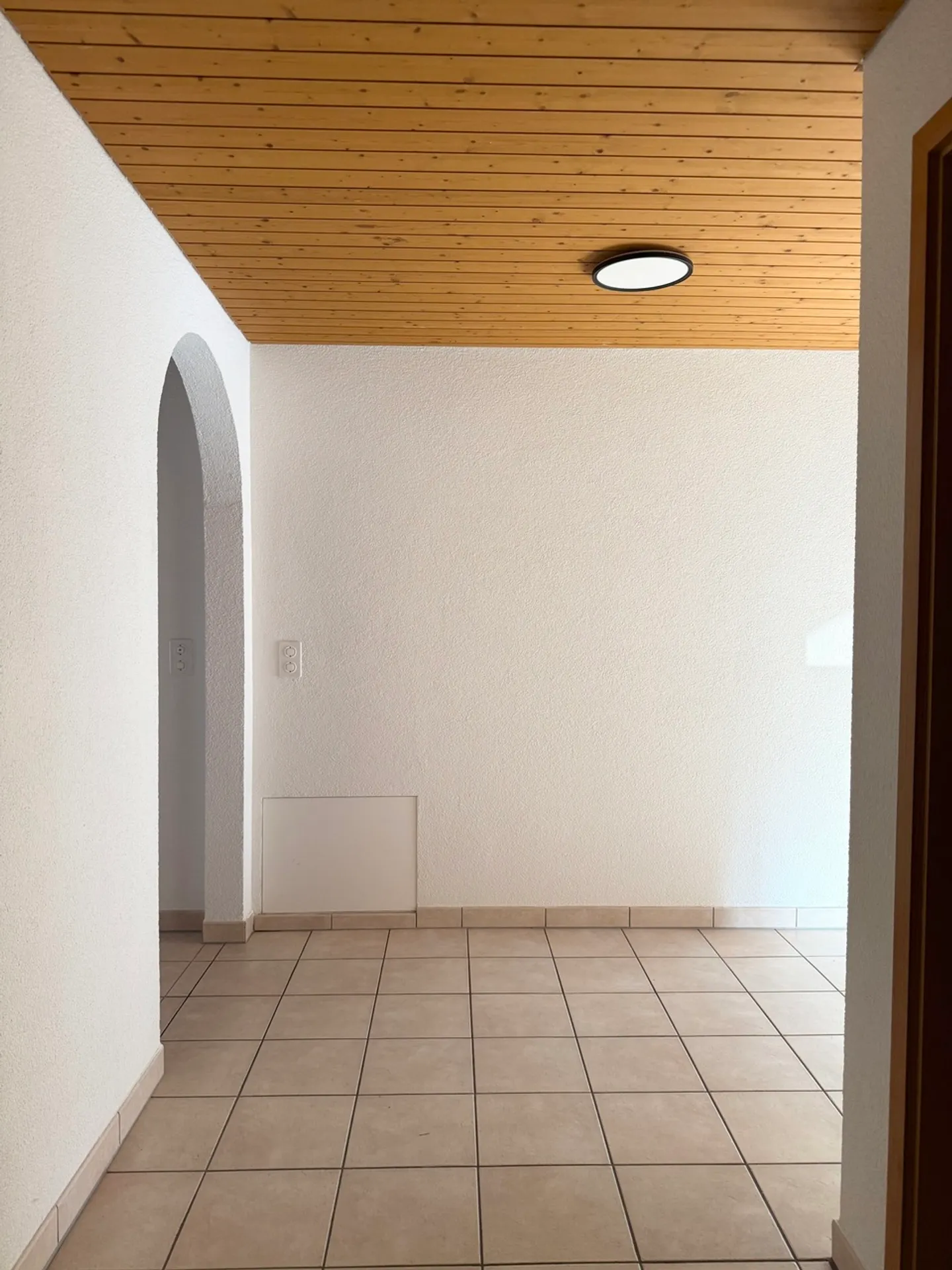 Idyllische Dachwohnung mit Balkonen - Foto 13 von 13