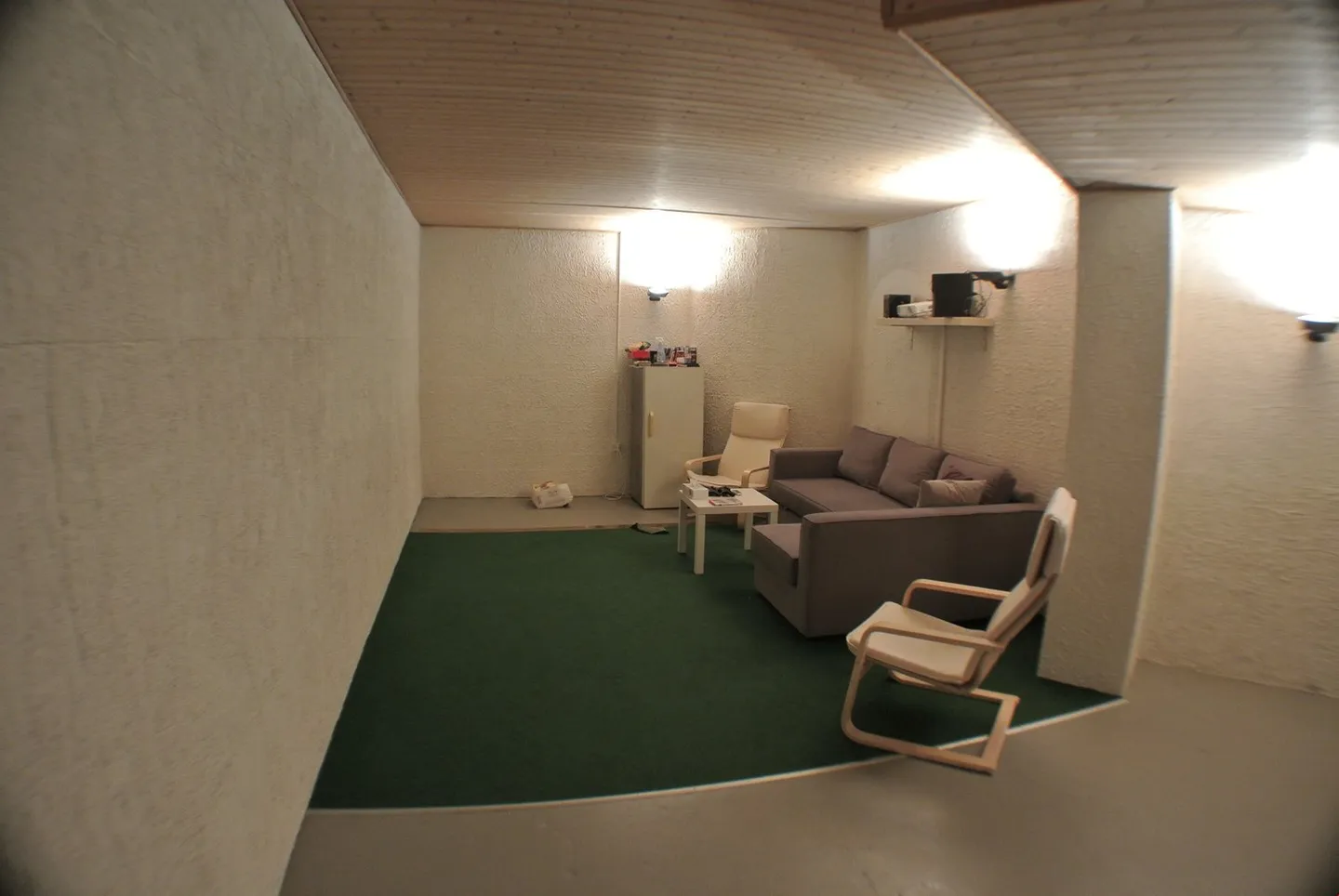 Espace de stockage/Salle de bricolage à louer - Photo 2 sur 3