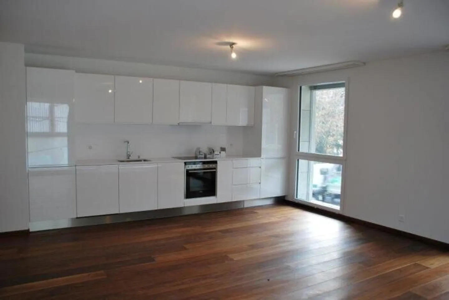 Magnificent apartment in a prestigious building - Elysée district! - Photo 2 of 5