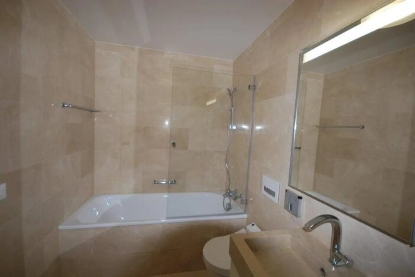 Magnificent apartment in a prestigious building - Elysée district! - Photo 3 of 5