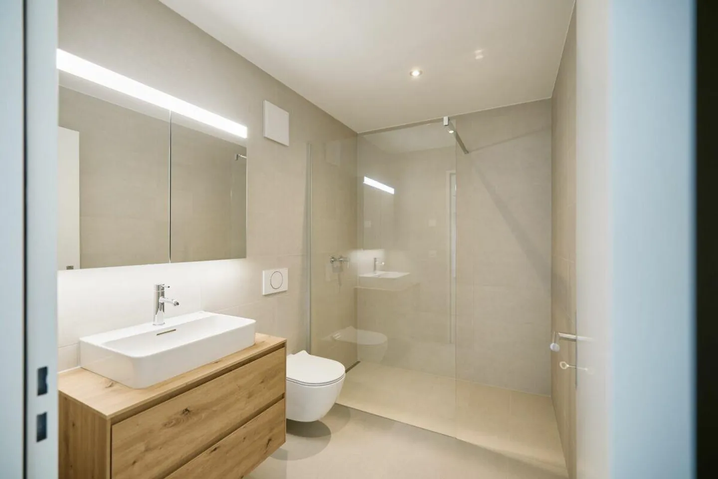 H1.2 I 4.5-room apartment on the 1st floor directly by the Aare - Photo 4 of 6