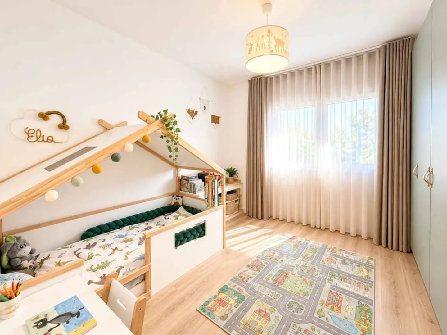 Cuarny Family Villa from 2019, garden, pergola and basement cinema - Photo 12 of 13