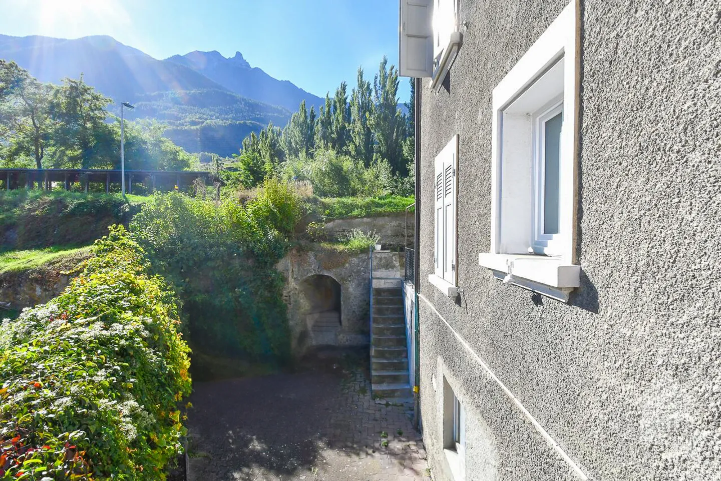 Appartamenti 4.5 locali con rendimento del 4,26% nel cuore di Saxon - Foto 10 di 11