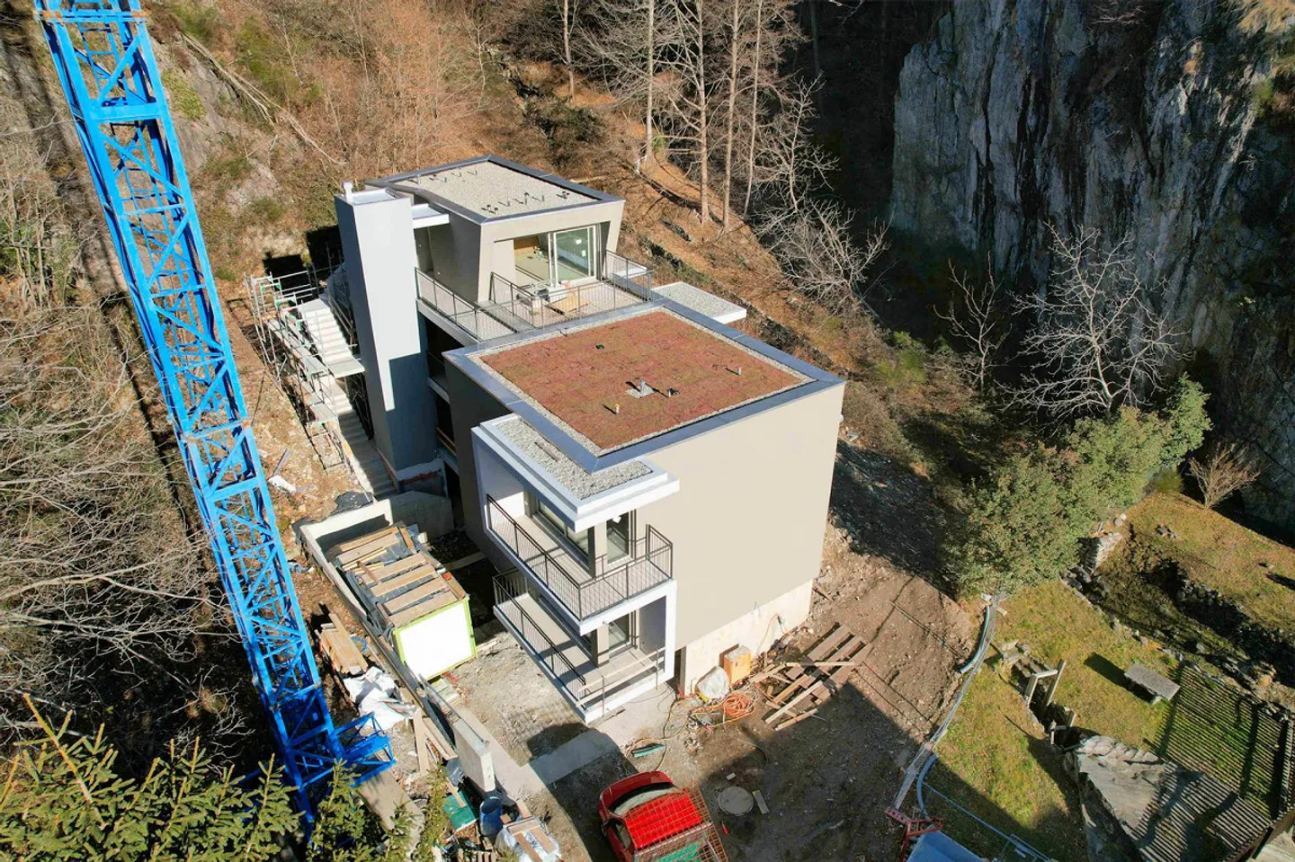 Neues Studio-Apartment in einem kleinen Gebäude, umgeben von Grün - Foto 4 von 11