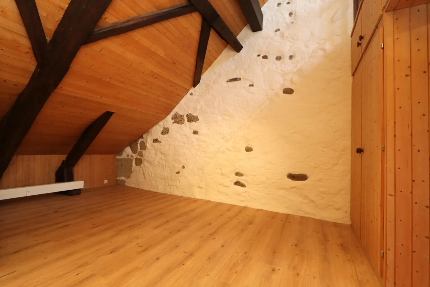 Appartamento Triplex unico nel centro storico di Aarberg - Foto 12 di 19
