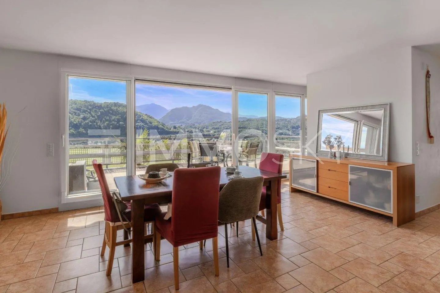 New Price: Panoramic Villa with Lake View in Exclusive Location - Photo 2 of 5