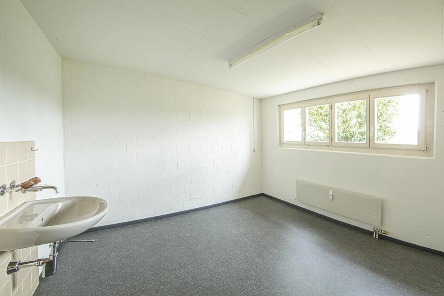 Craft room for rent in Oberwil - Photo 2 of 2