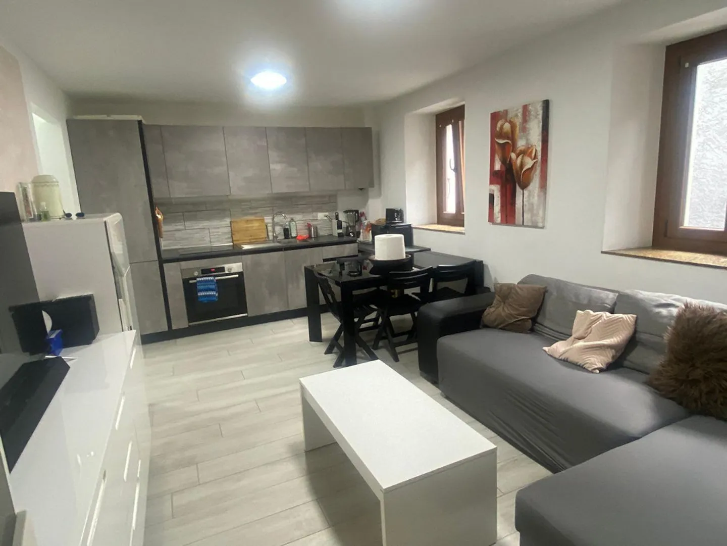 Casa plurifamiliare ristrutturata - Foto 2 di 17