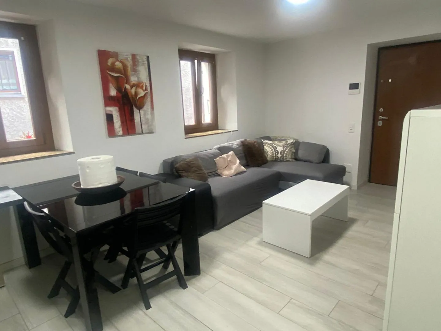 Casa plurifamiliare ristrutturata - Foto 3 di 17