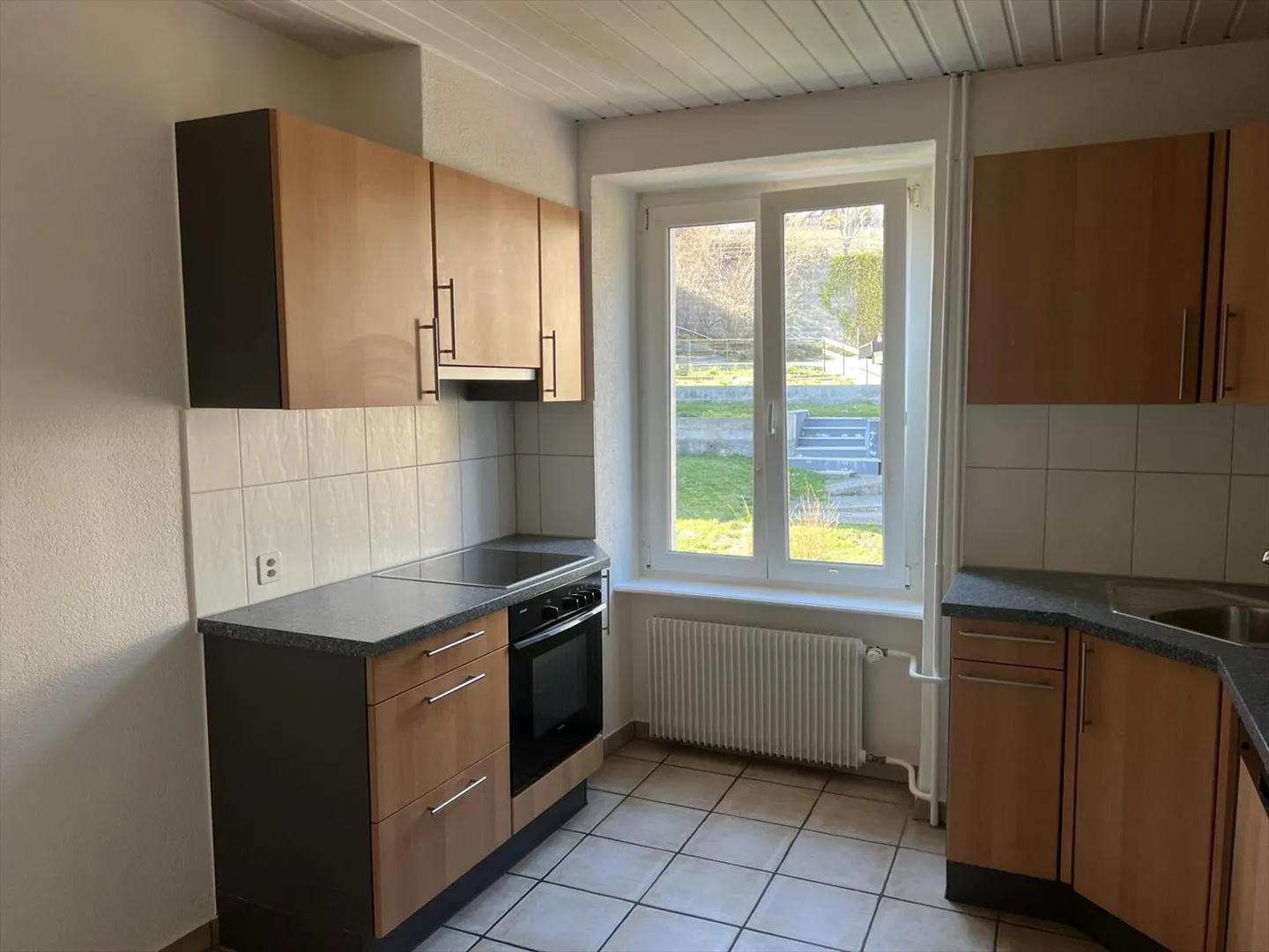 Tramelan, spacious and bright 3.5-room apartment with balcony - Photo 1 of 10