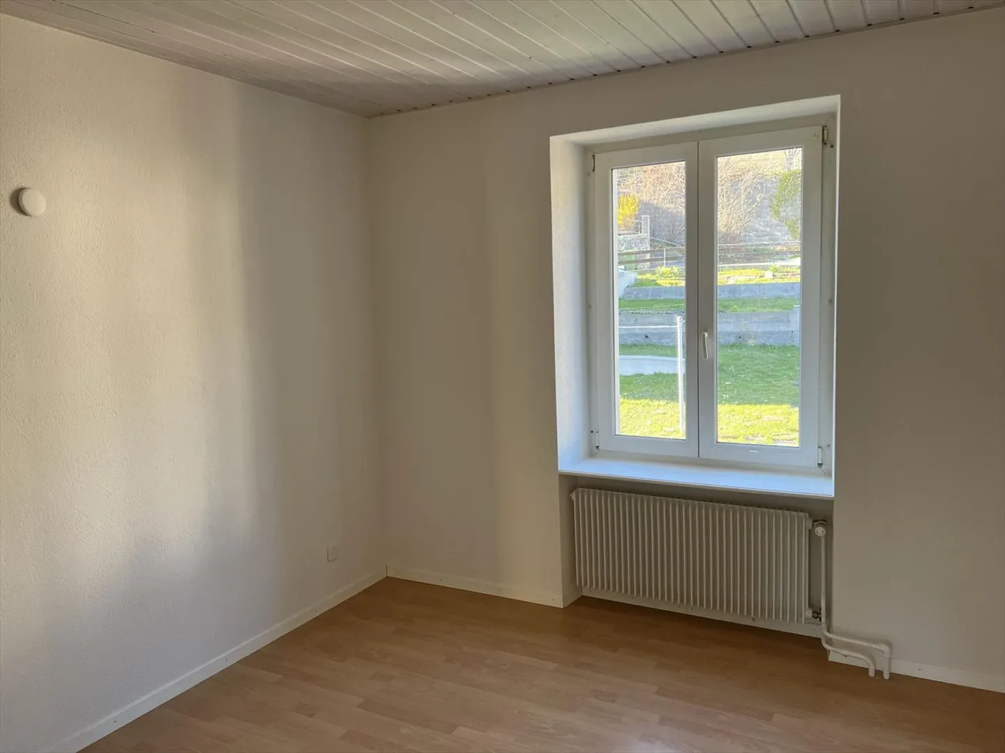 Tramelan, spacious and bright 3.5-room apartment with balcony - Photo 9 of 10