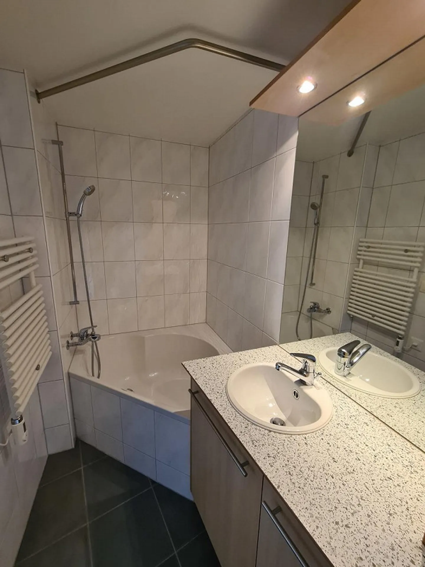 Appartamento accogliente con 3 stanze a Wichtrach - Foto 3 di 5