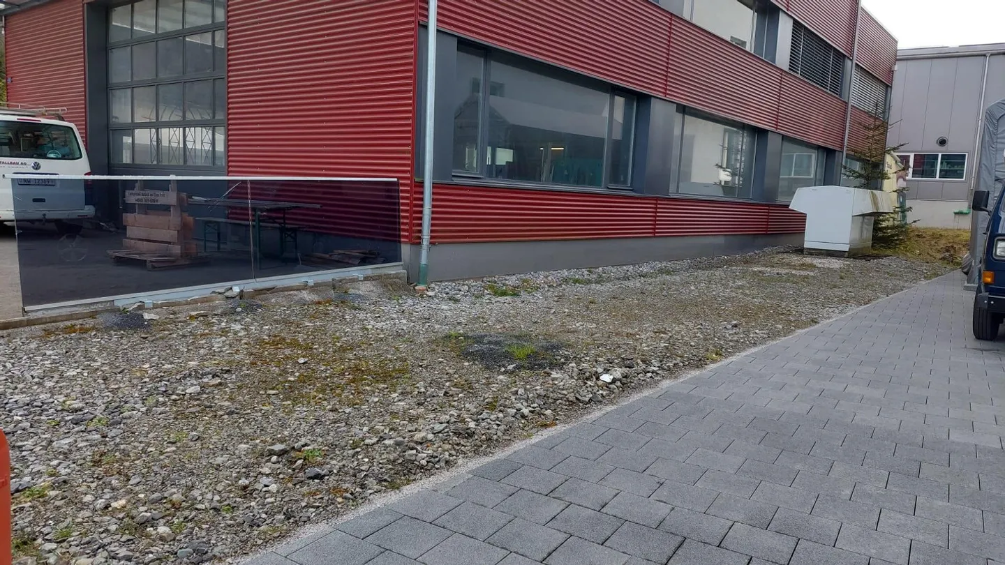 Geräumige Gewerbefläche in Ennetmoos - Foto 2 von 4