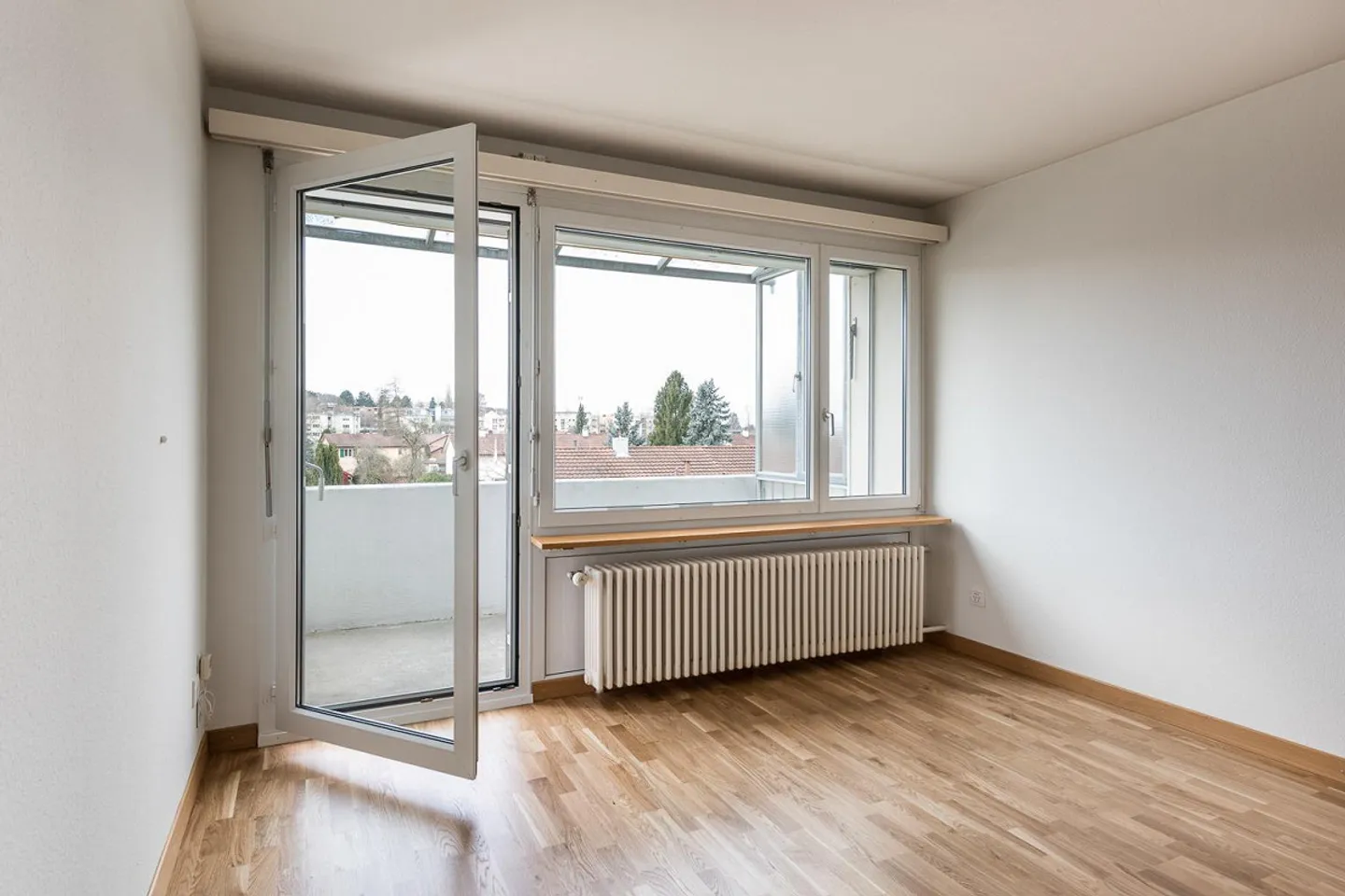 Living in a quiet, green location! "Rent without deposit" - Photo 2 of 7