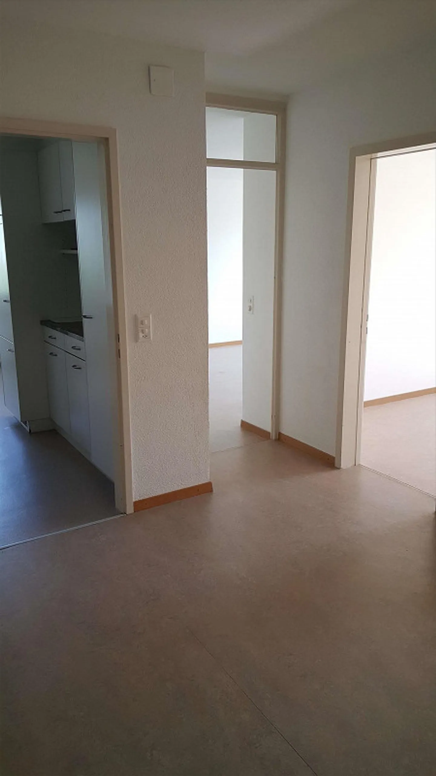 Living in a quiet, green location! "Rent without deposit" - Photo 6 of 7