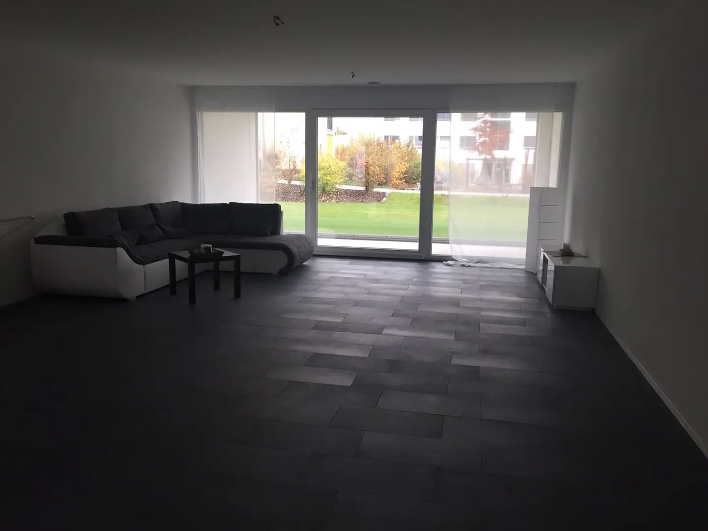 Bright 3.5-room apartment on the ground floor - Photo 3 of 9