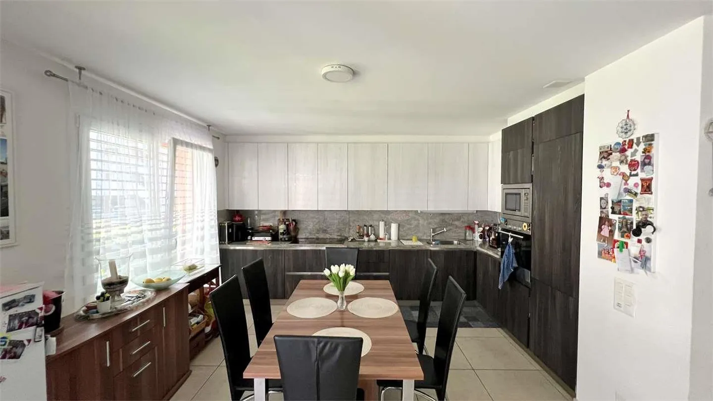 Cadenazzo - Modern 4.5 mit großem Privatgarten - Foto 3 von 13