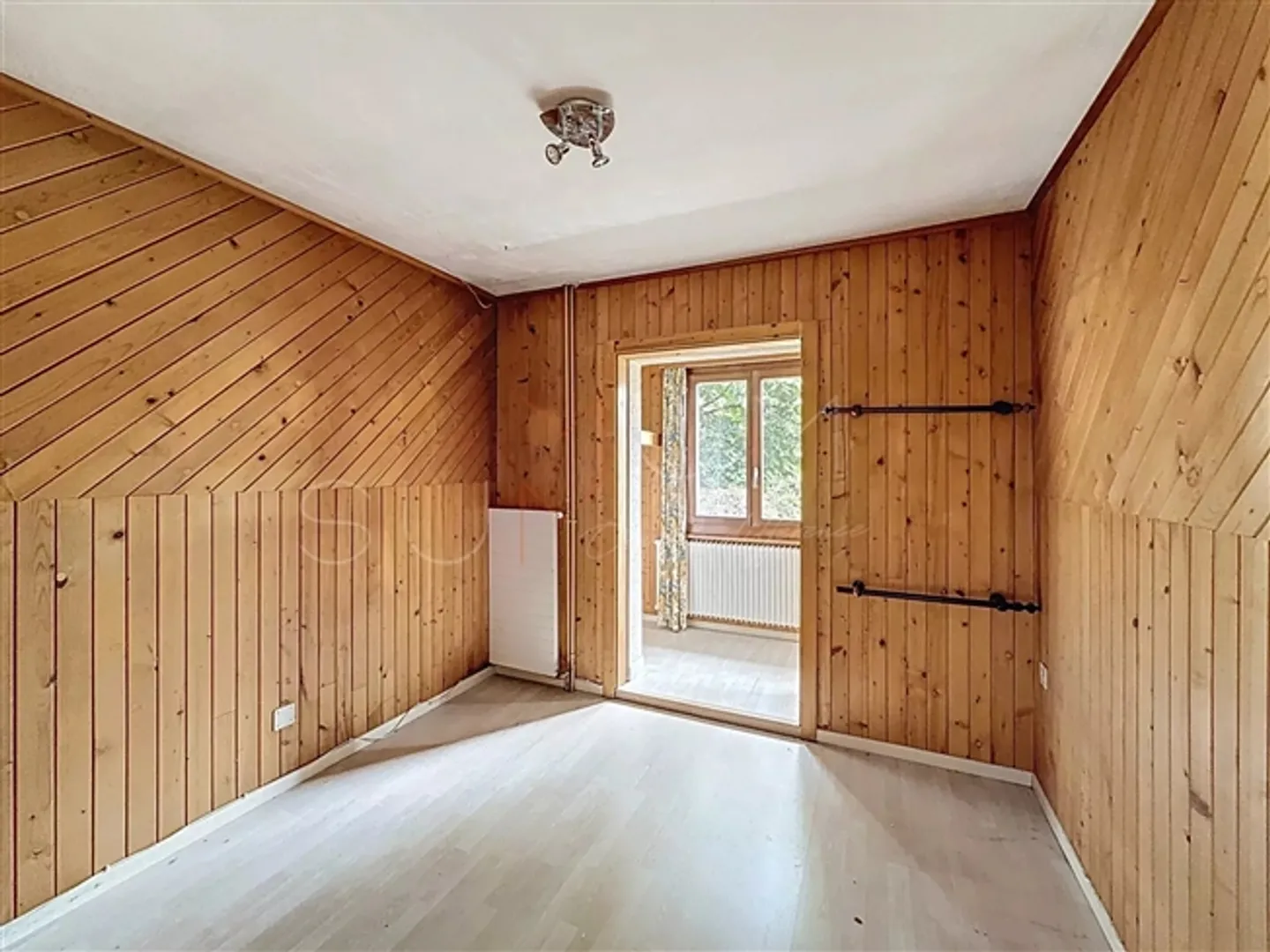 Villa familiare con giardino e grande potenziale di ristrutturazione - Foto 18 di 20