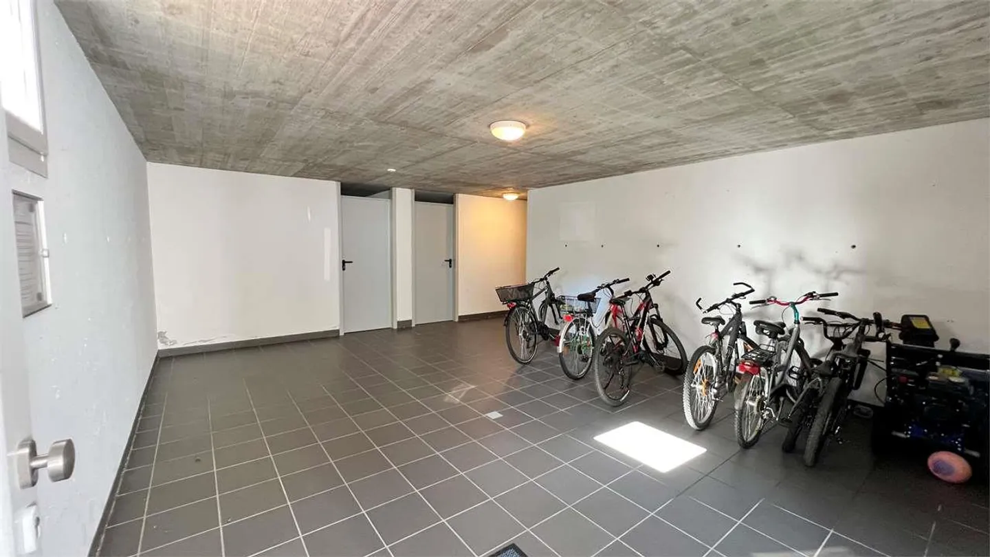 Cadenazzo - Modern 4.5 mit großem Privatgarten - Foto 9 von 13