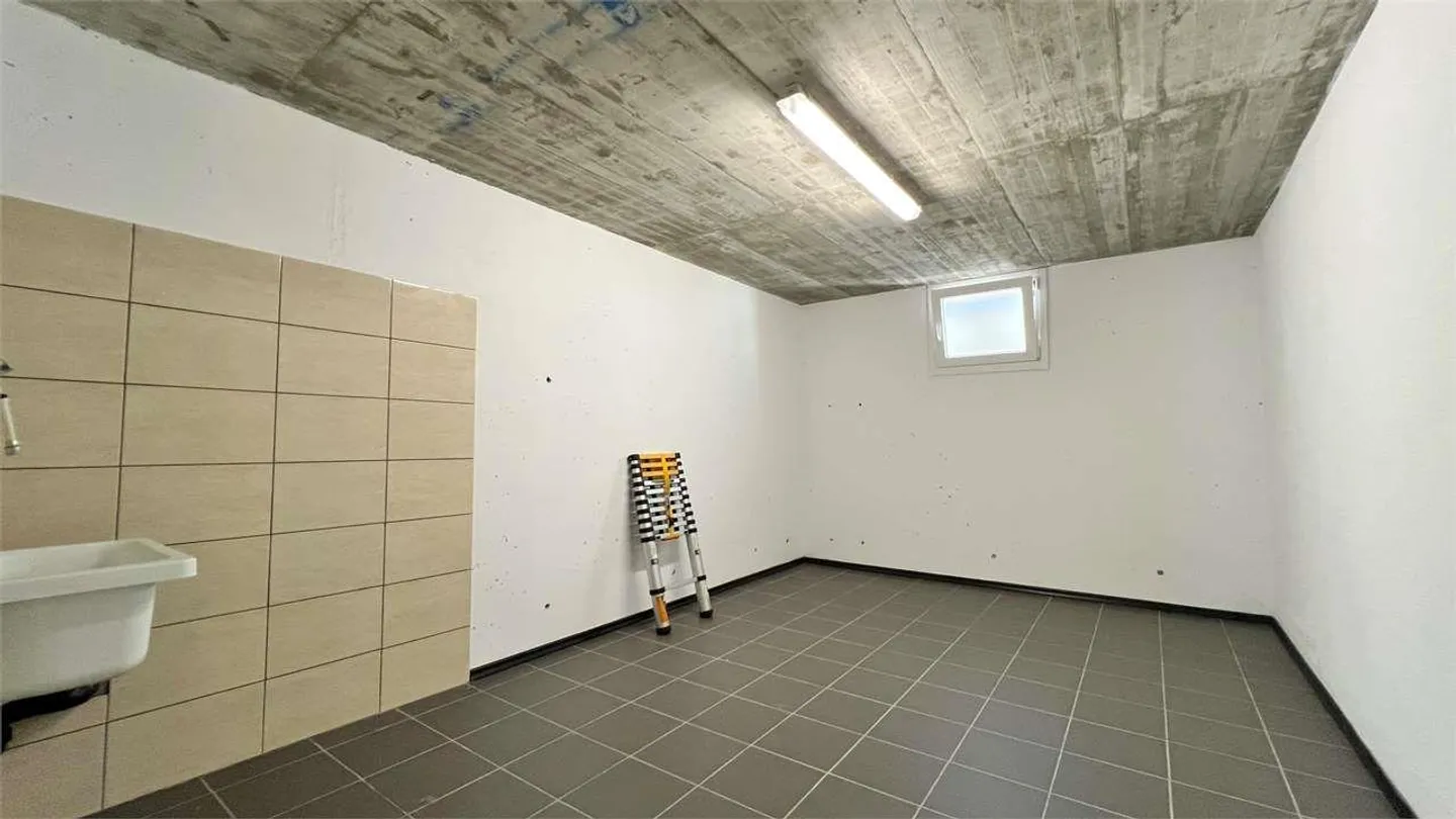 Cadenazzo - Modern 4.5 mit großem Privatgarten - Foto 10 von 13