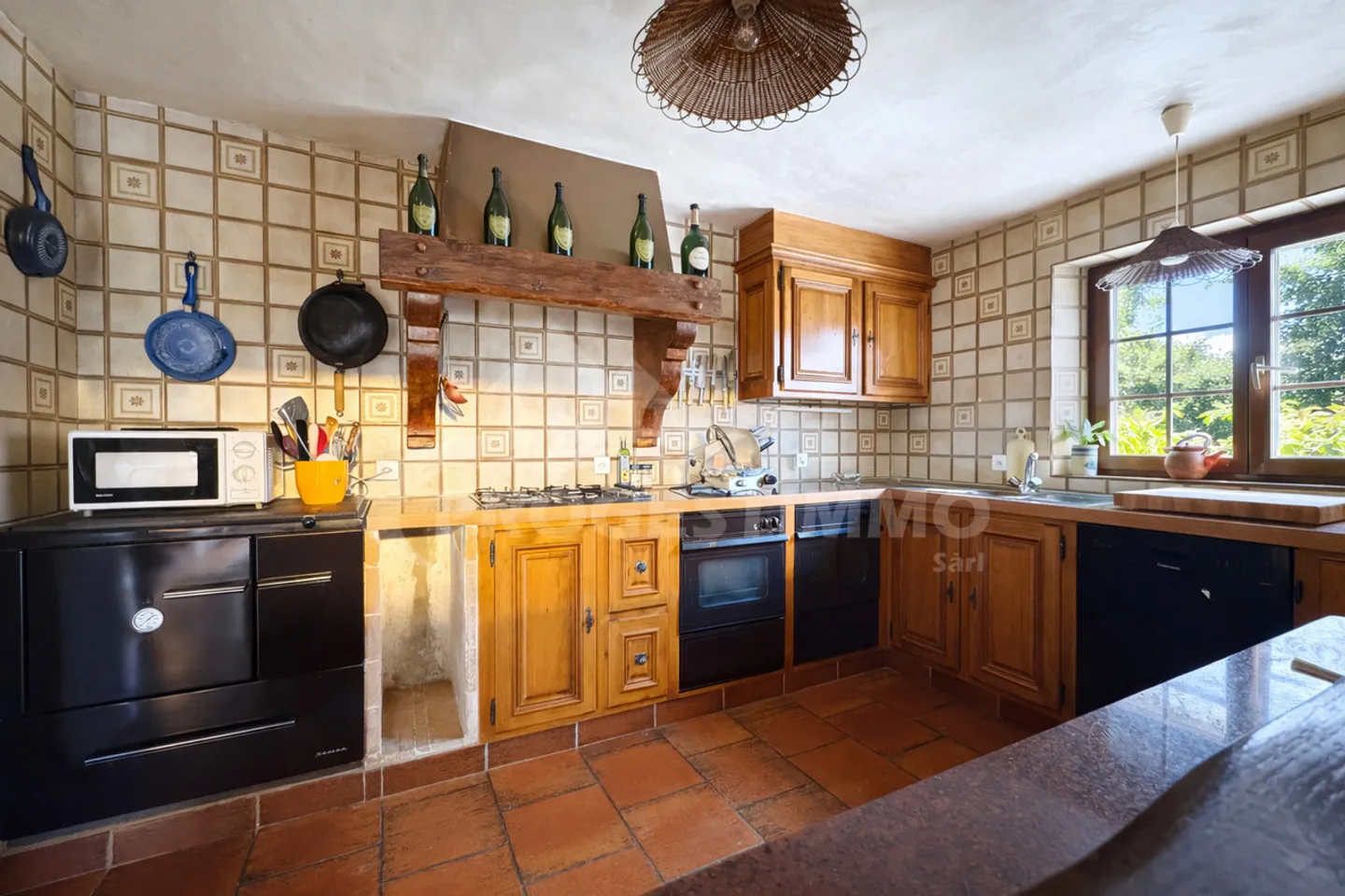 ALPINE CHALET WITH BEAUTIFUL VIEW OF THE MOUNTAINS - Photo 5 of 18