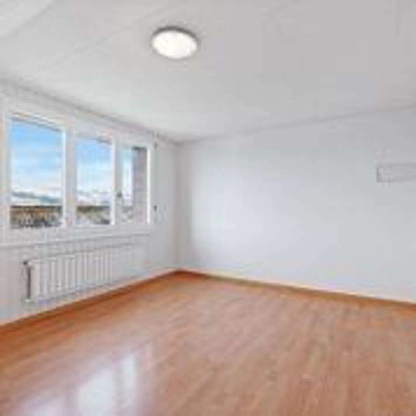 Cozy attic apartment in a quiet location with renovated kitchen! - Photo 1 of 6