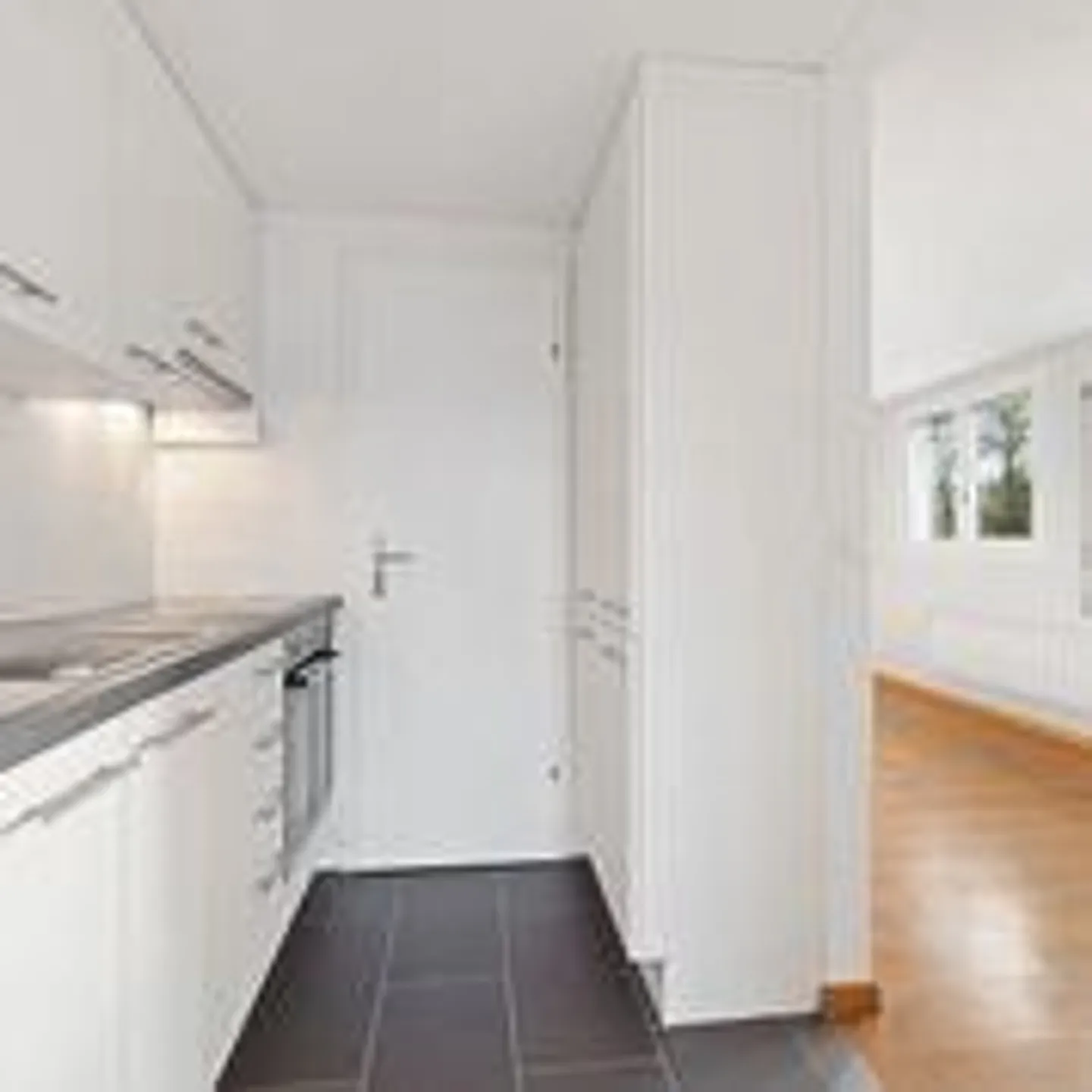 Cozy attic apartment in a quiet location with renovated kitchen! - Photo 3 of 6