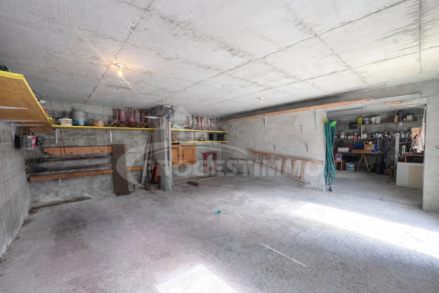 ALPINE CHALET WITH BEAUTIFUL VIEW OF THE MOUNTAINS - Photo 14 of 18