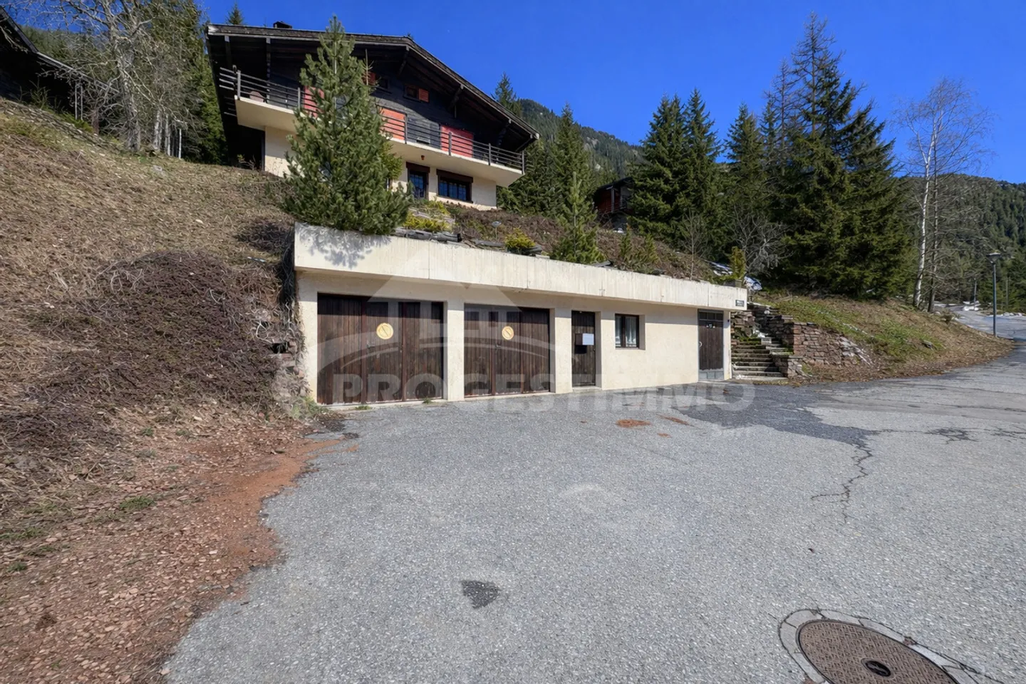 ALPINE CHALET WITH BEAUTIFUL VIEW OF THE MOUNTAINS - Photo 15 of 18
