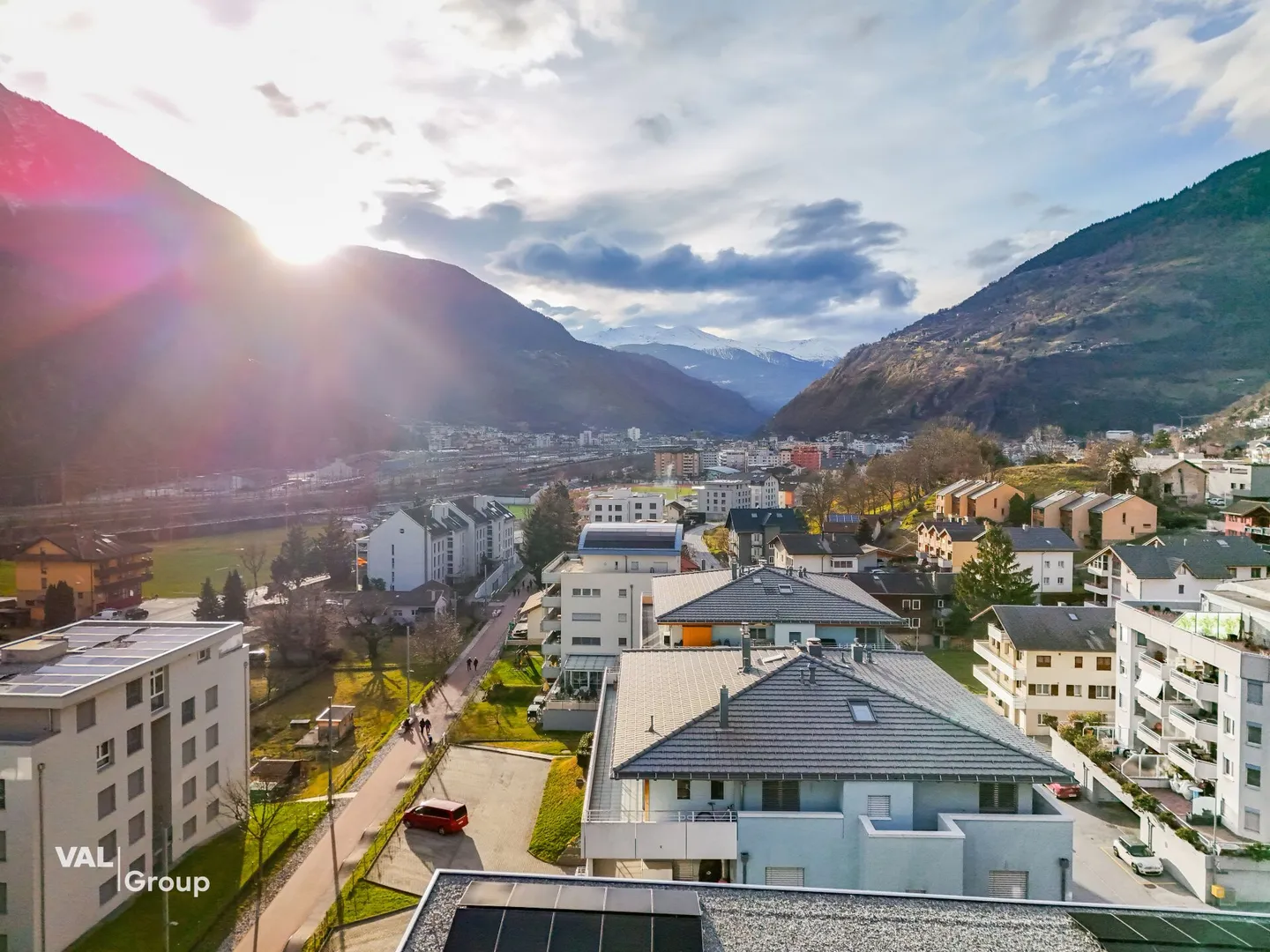 Moderne 5.5-Zimmerwohnung mit grossem Balkon - Foto 15 von 16
