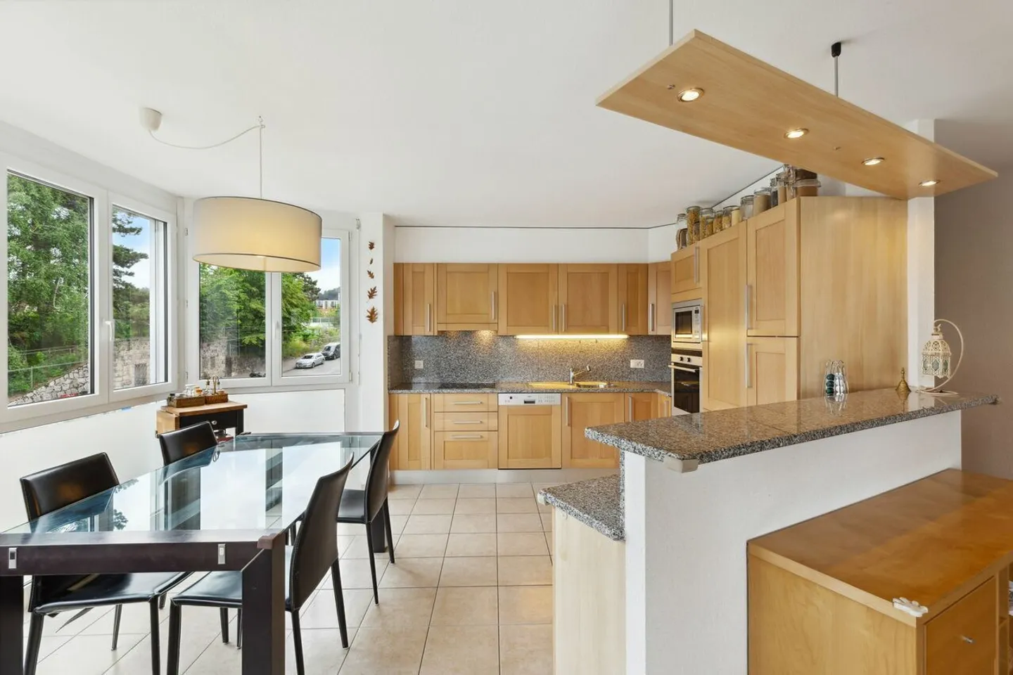 Helle 4,5-Zimmer-Wohnung von 106 m2 mit Balkon - Foto 5 von 10