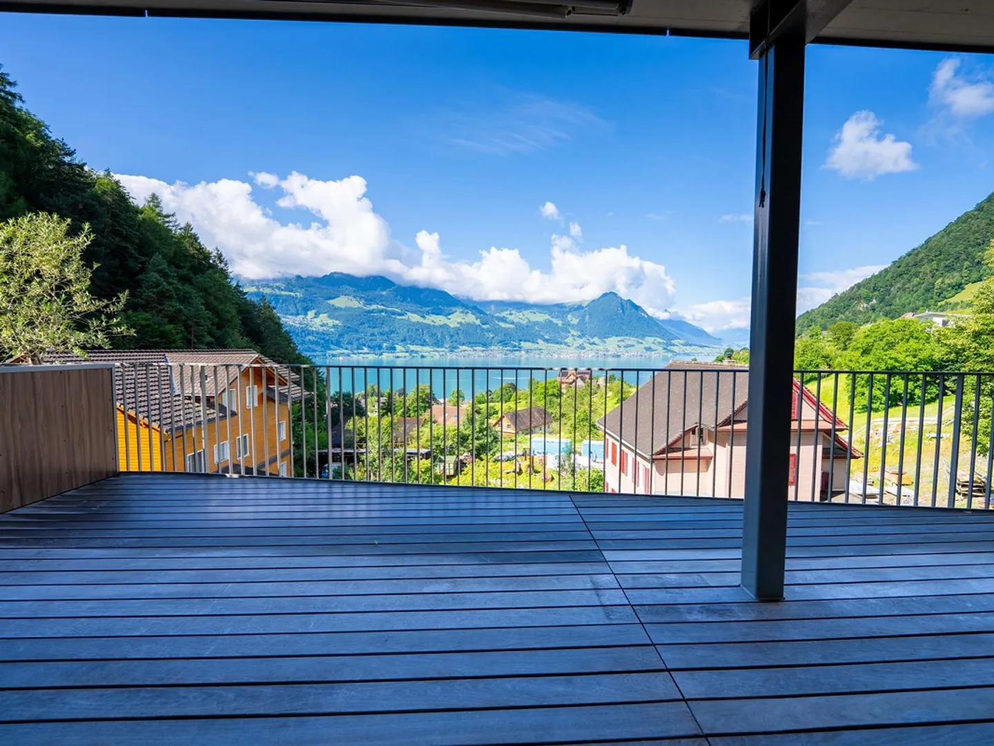 Weitläufiges Wohnen in idyllischer Umgebung - Foto 1 von 8