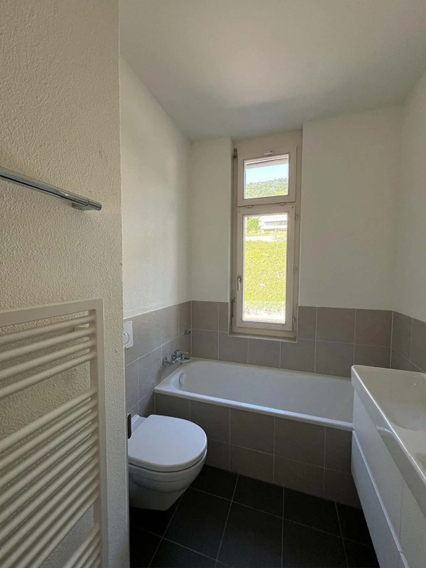 Casa a schiera di 5,5 stanze appena ristrutturata con vista lago non ostacolata - Foto 5 di 9