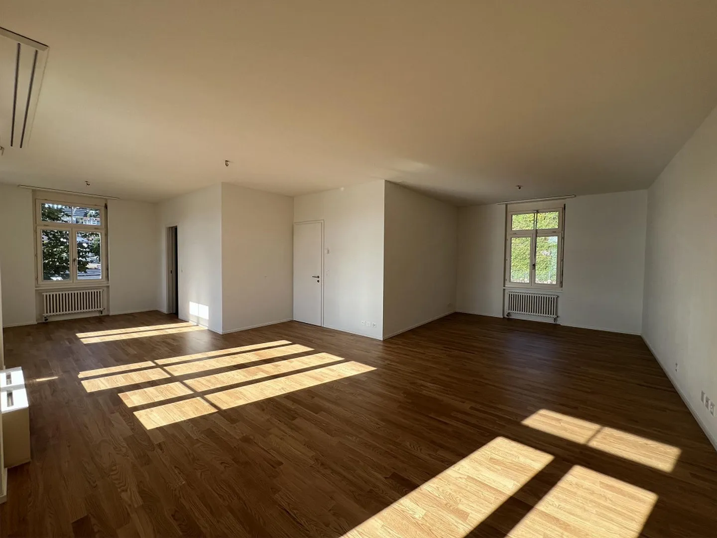 Casa a schiera di 5,5 stanze appena ristrutturata con vista lago non ostacolata - Foto 3 di 9
