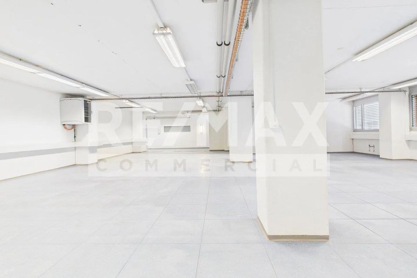 Spazio commerciale attraente con molte possibilità di utilizzo! Ufficio, La... - Foto 4 di 13