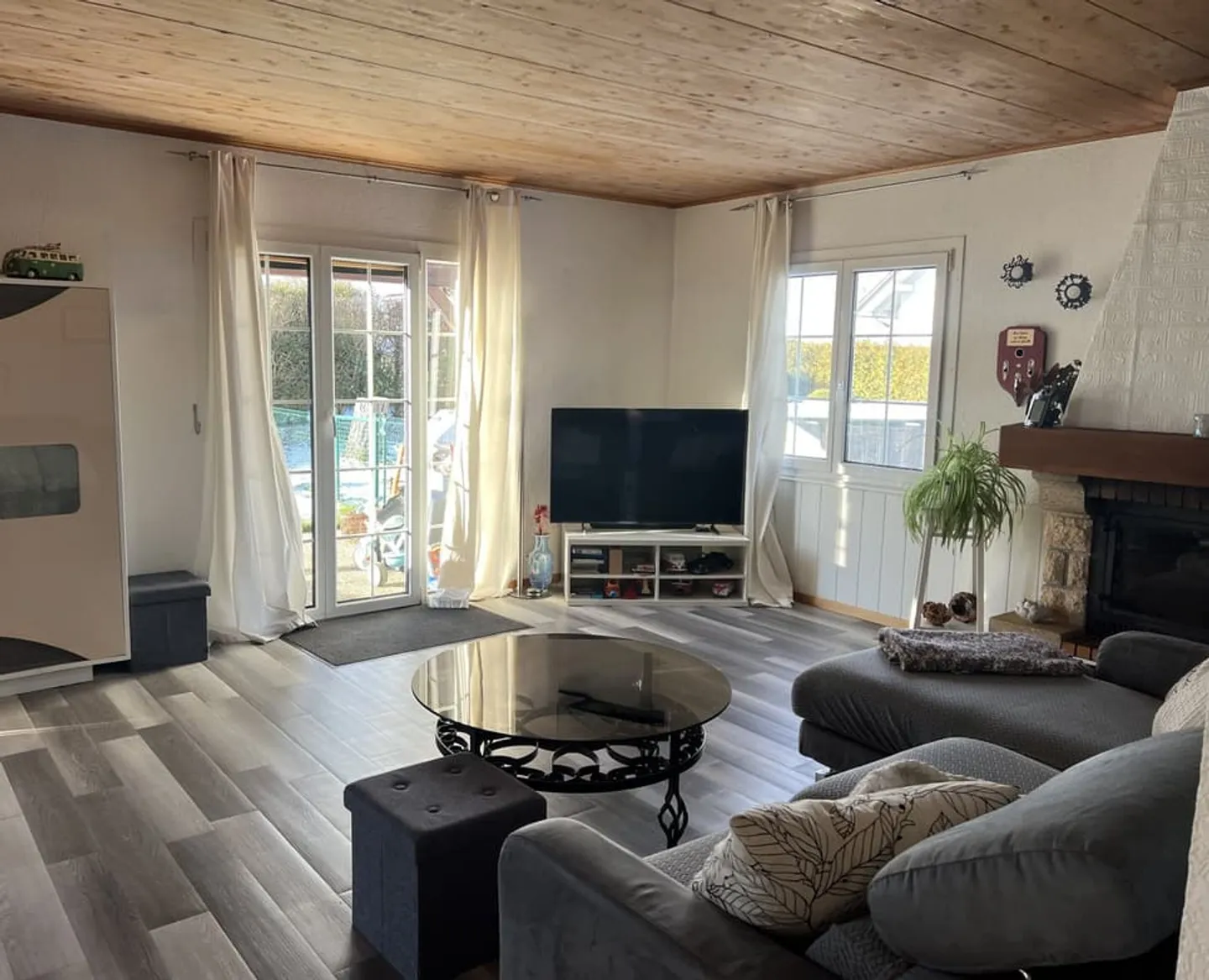 Einzelvilla mit 6,5 Zimmern und großem Garten - Foto 4 von 8