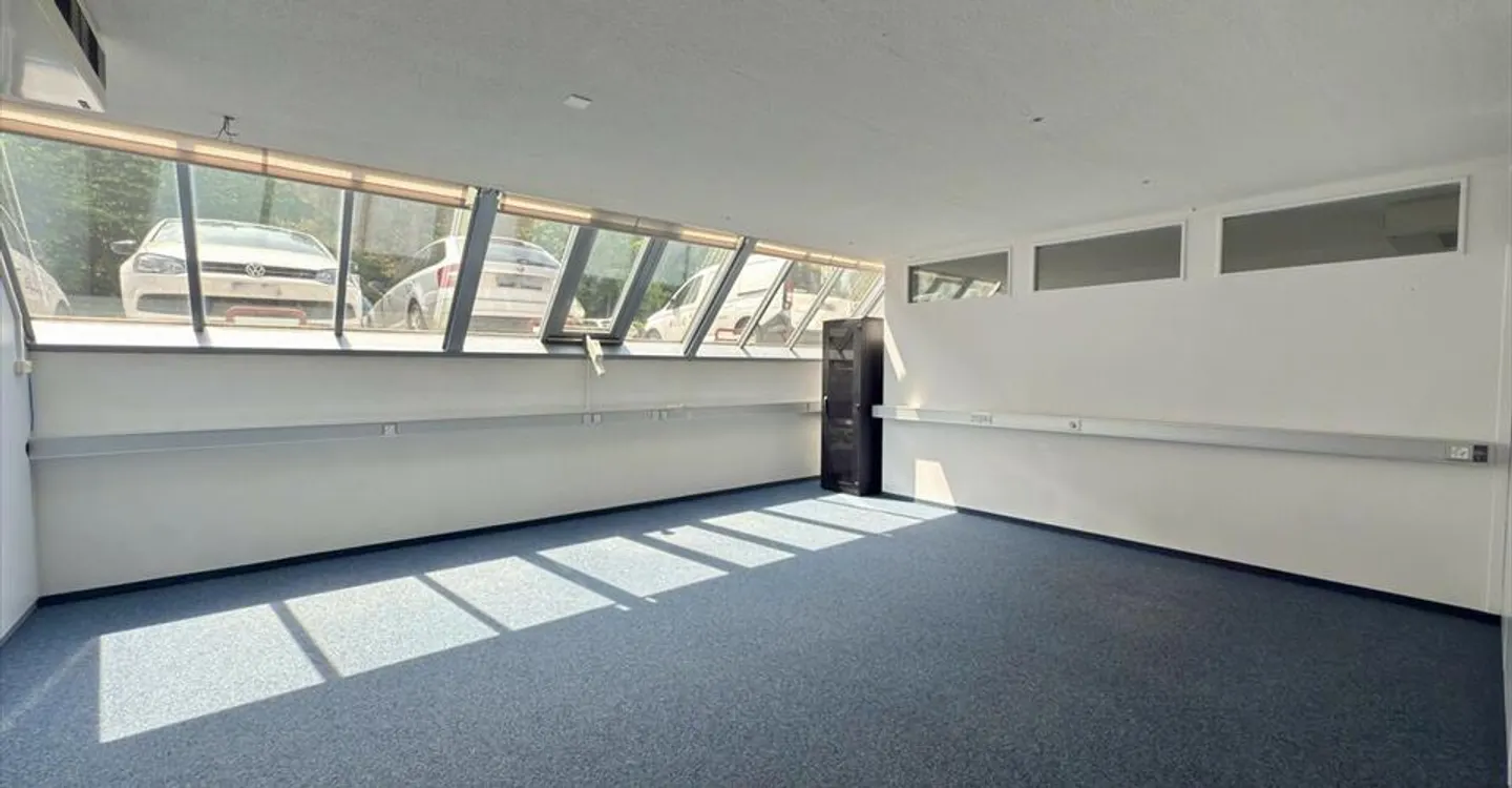 Administrative space near the city center - Photo 3 of 4