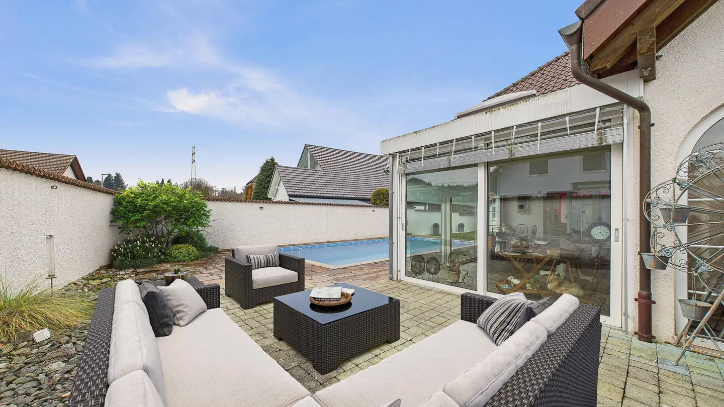 Harmonious family house with garden, pool and thoughtful comfort - Photo 4 of 22