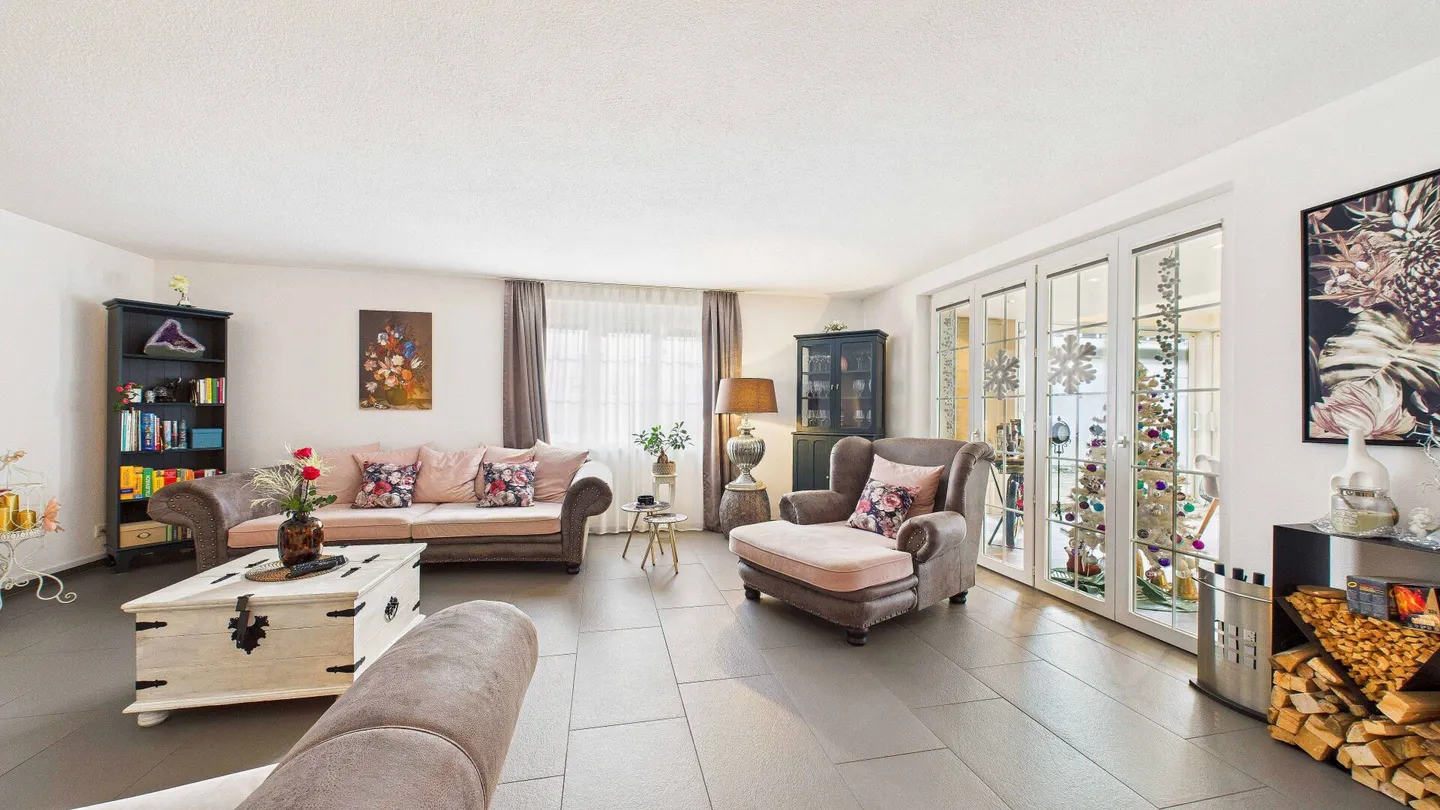 Harmonious family house with garden, pool and thoughtful comfort - Photo 6 of 22