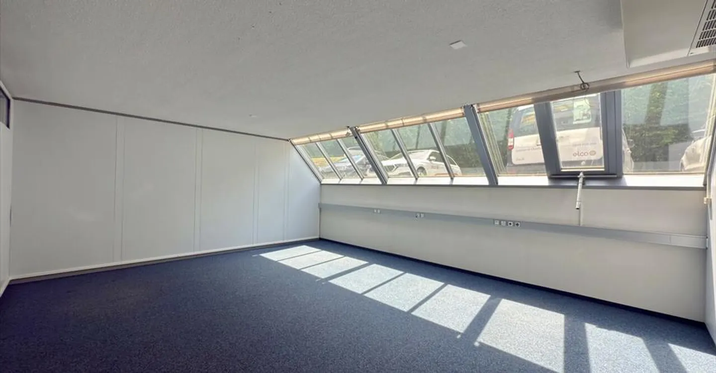 Administrative space near the city center - Photo 2 of 4