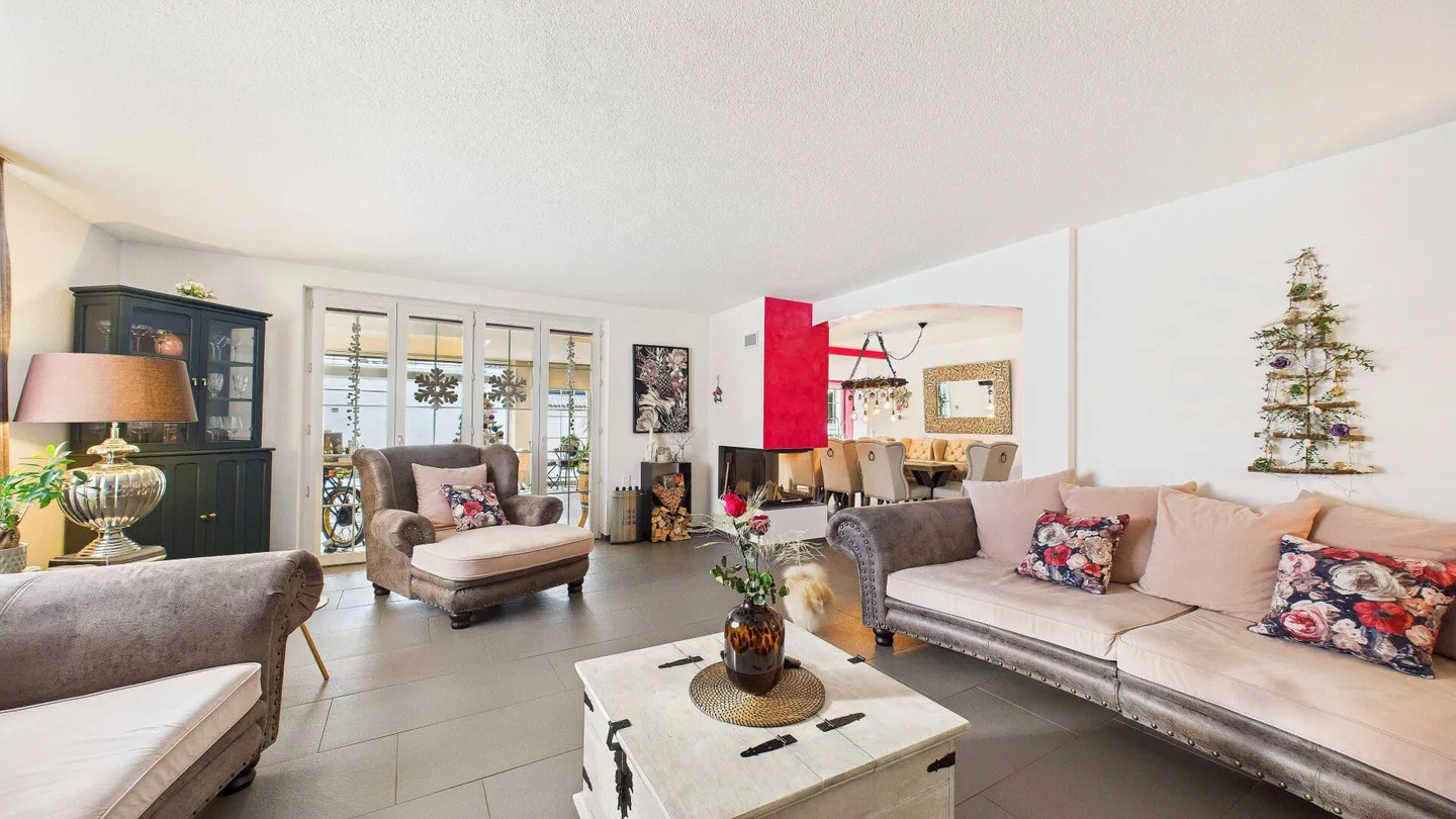 Harmonious family house with garden, pool and thoughtful comfort - Photo 7 of 22