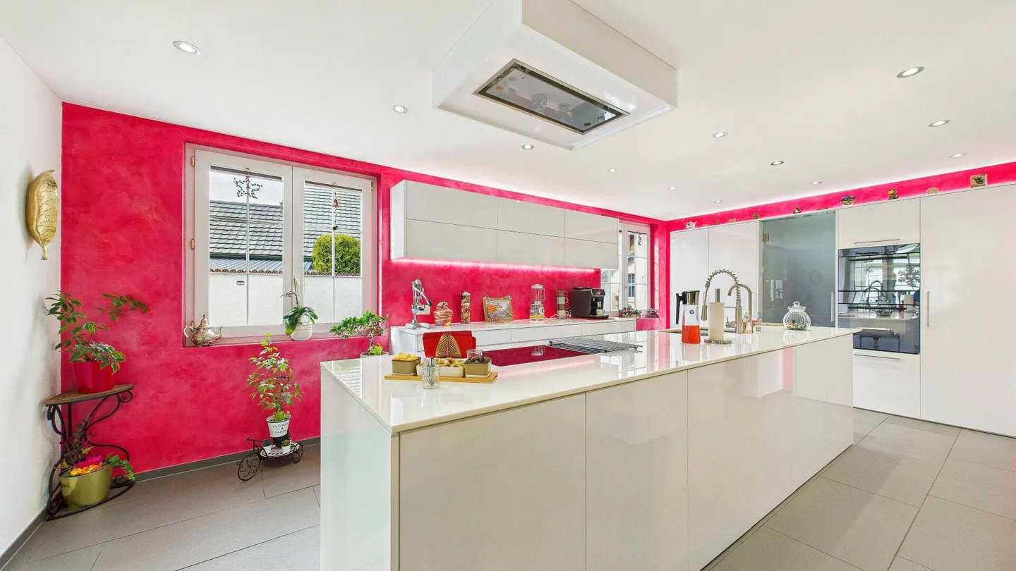 Harmonious family house with garden, pool and thoughtful comfort - Photo 10 of 22