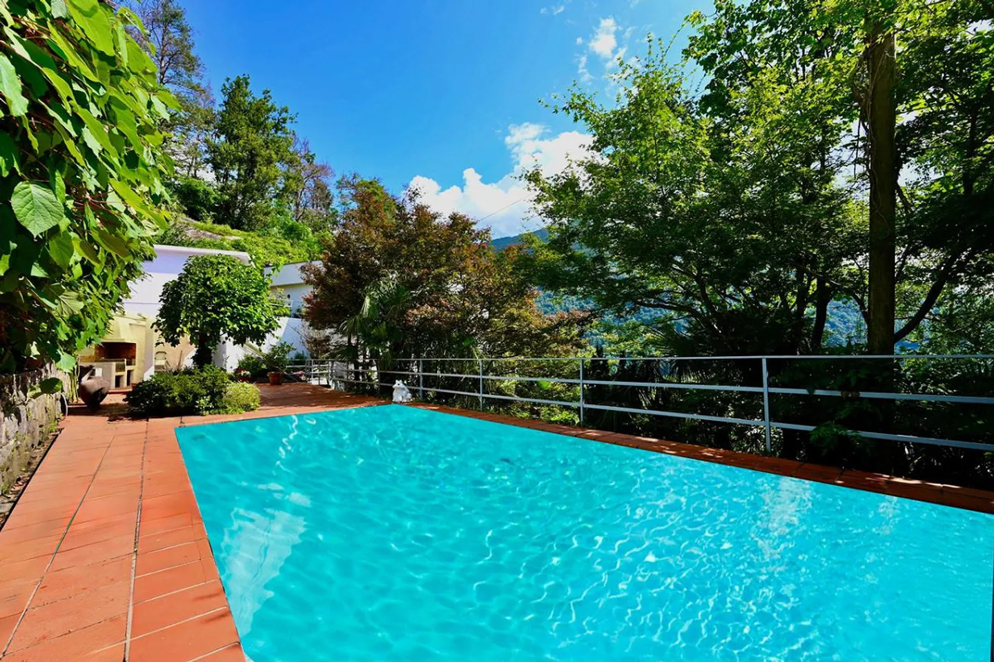 VILLA NEST DES ADLERS. BESONDERE EIGENTUM FÜR BESONDERE PERSÖNLICHKEITEN - Foto 4 von 12