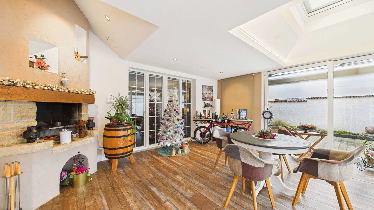 Harmonious family house with garden, pool and thoughtful comfort - Photo 8 of 22