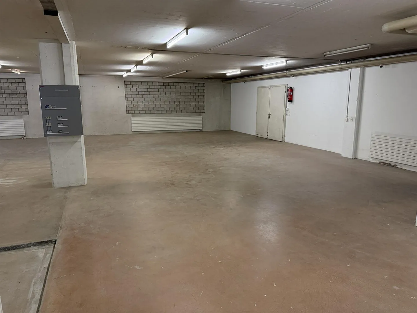 Spazio commerciale / Garage / Magazzino - Foto 4 di 6