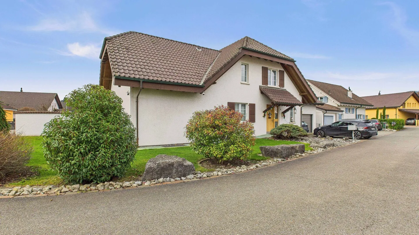 Harmonious family house with garden, pool and thoughtful comfort - Photo 22 of 22