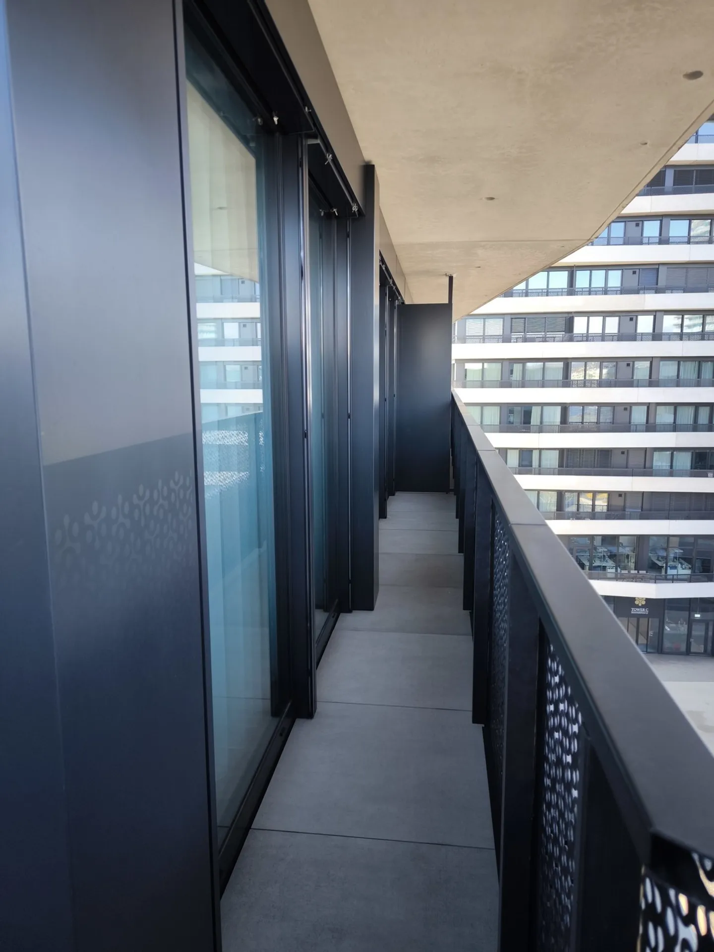 Appartement exclusif meublé de 2,5 pièces dans la tour Three Point - Photo 9 sur 10