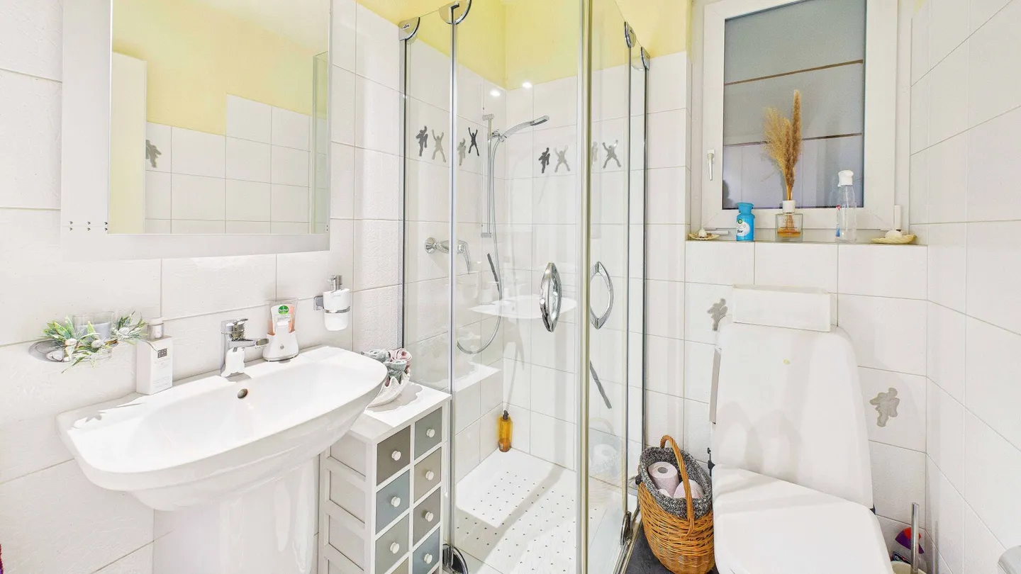 Harmonious family house with garden, pool and thoughtful comfort - Photo 12 of 22