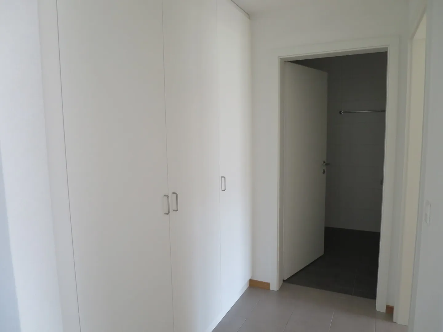Appartamento di 2,5 stanze completamente attrezzato a Courtepin - Foto 3 di 6